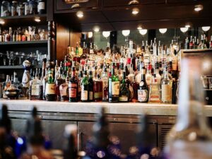 Cognac, brandy, rum e whisky: caratteristiche e differenze